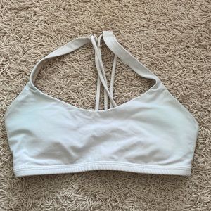 WHITE LULULEMON SPORTS BRA